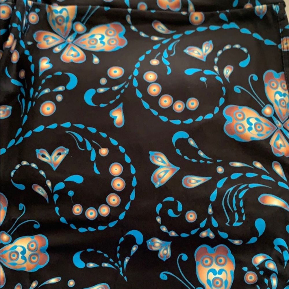 NWOT butterfly pattern leggings